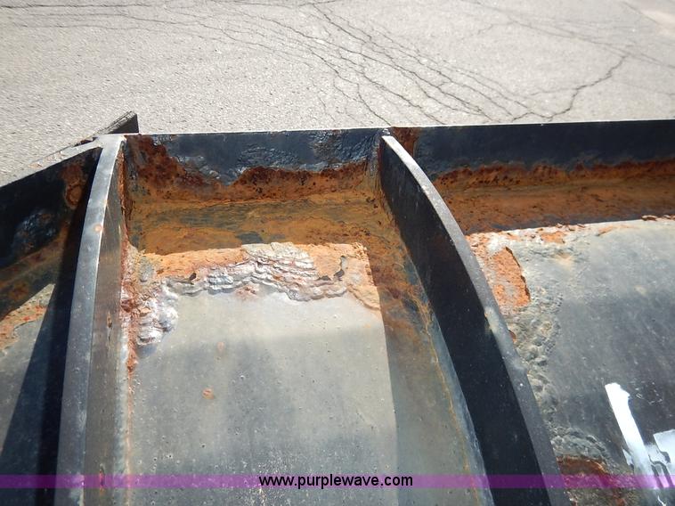 image for item L2307 2001 Sterling LT7500 dump truck