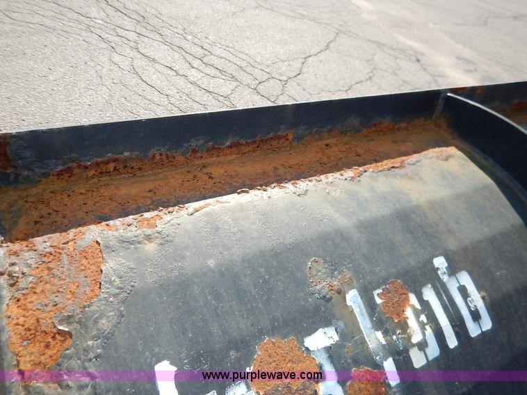 image for item L2307 2001 Sterling LT7500 dump truck