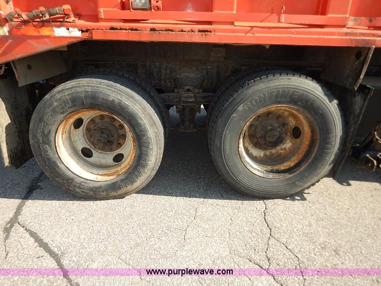 image for item L2307 2001 Sterling LT7500 dump truck