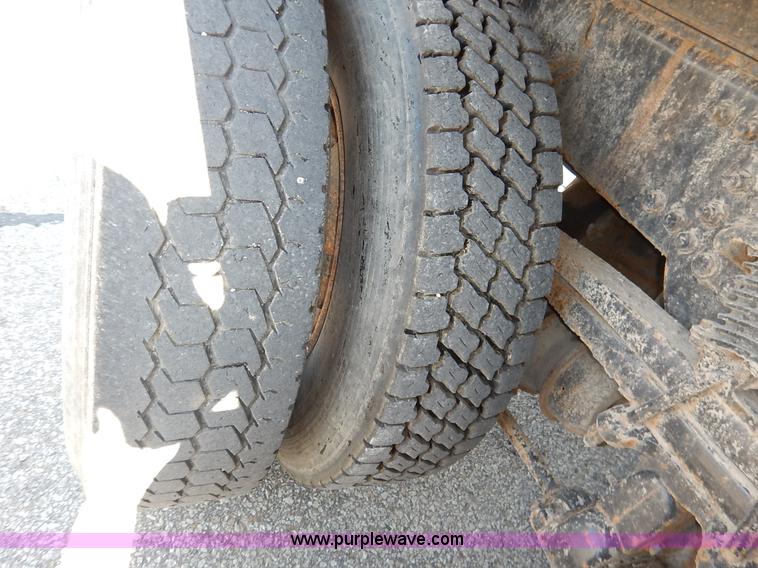 image for item L2307 2001 Sterling LT7500 dump truck