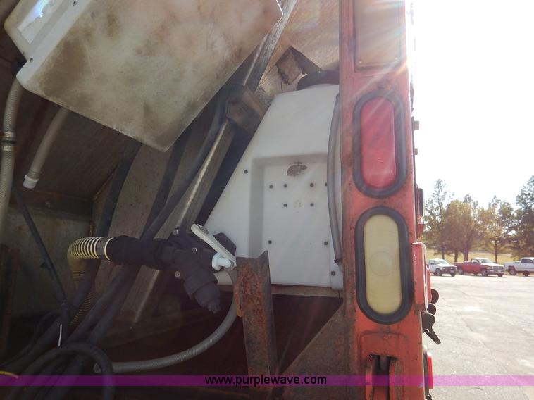 image for item L2307 2001 Sterling LT7500 dump truck