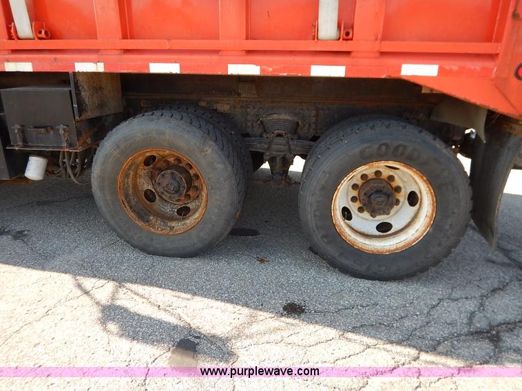 image for item L2307 2001 Sterling LT7500 dump truck
