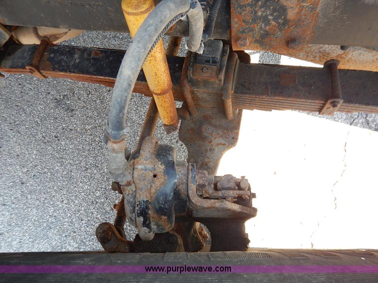 image for item L2307 2001 Sterling LT7500 dump truck