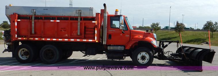 image for item L2308 2003 International 7500 dump truck
