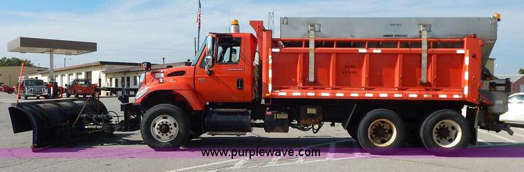 image for item L2308 2003 International 7500 dump truck