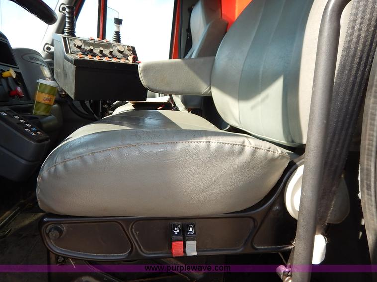 image for item L2308 2003 International 7500 dump truck