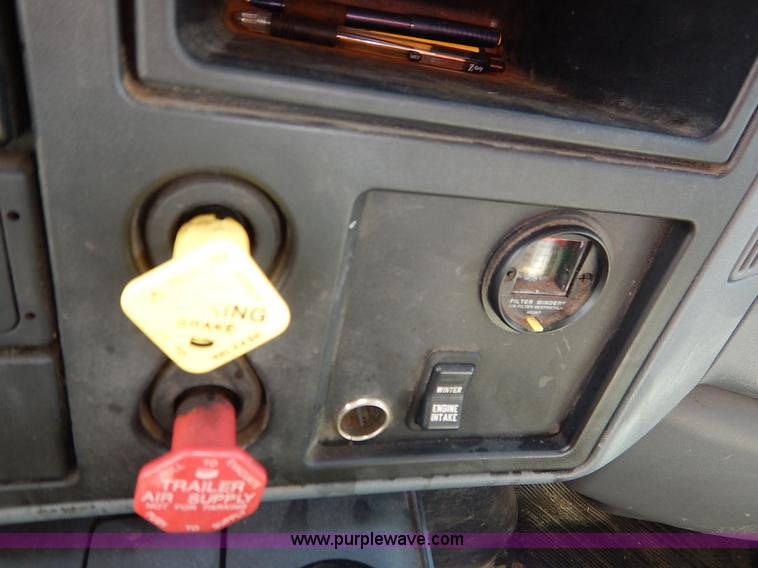 image for item L2308 2003 International 7500 dump truck