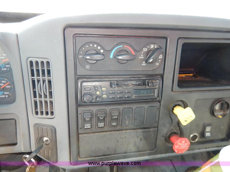 image for item L2308 2003 International 7500 dump truck