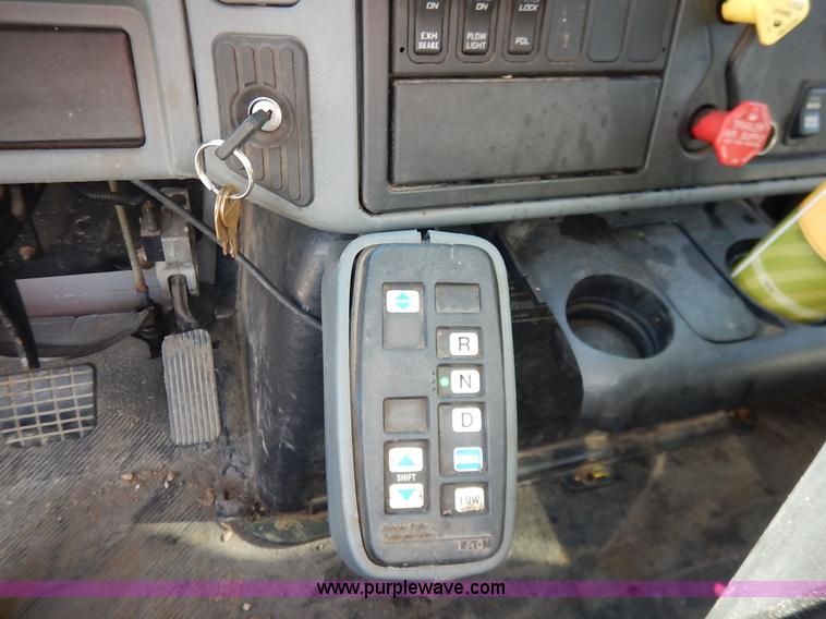 image for item L2308 2003 International 7500 dump truck