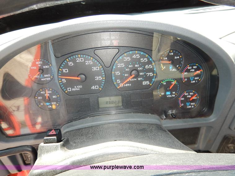 image for item L2308 2003 International 7500 dump truck