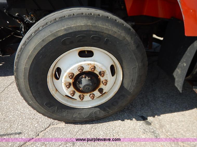 image for item L2308 2003 International 7500 dump truck