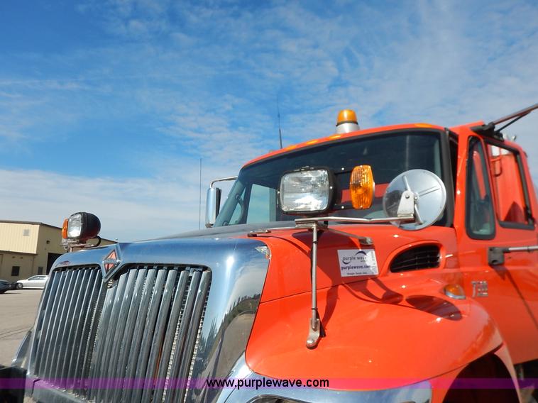 image for item L2308 2003 International 7500 dump truck