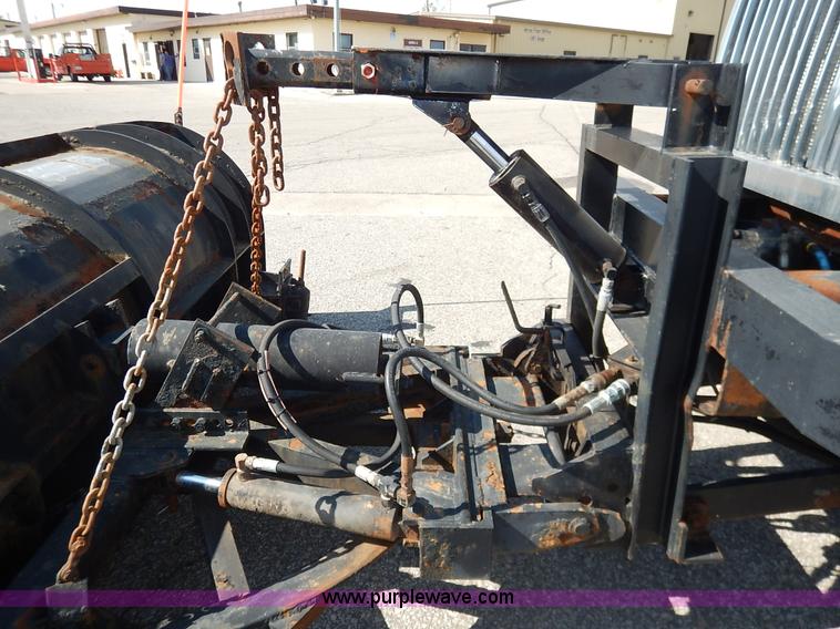 image for item L2308 2003 International 7500 dump truck