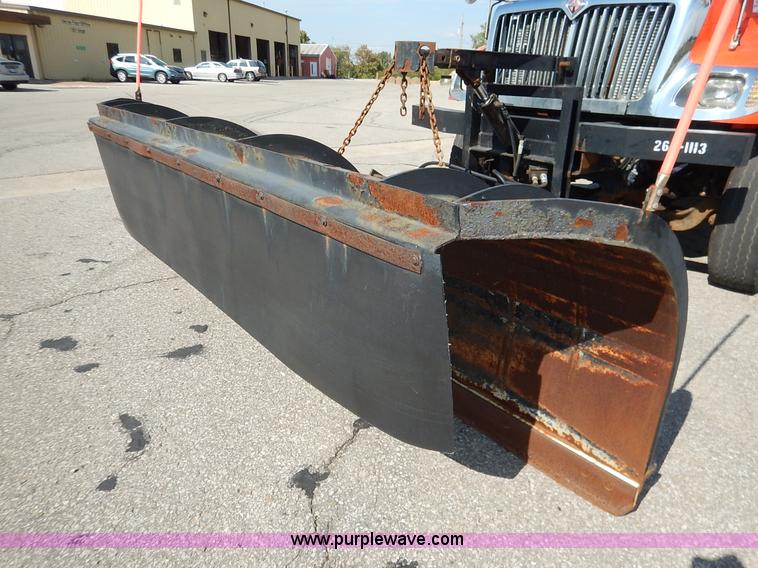 image for item L2308 2003 International 7500 dump truck