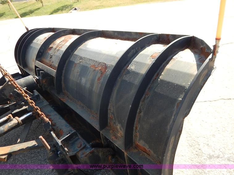 image for item L2308 2003 International 7500 dump truck