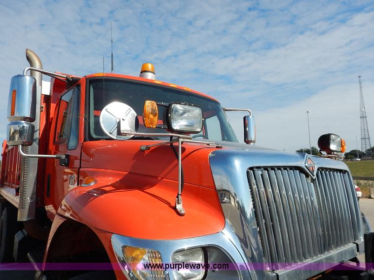 image for item L2308 2003 International 7500 dump truck