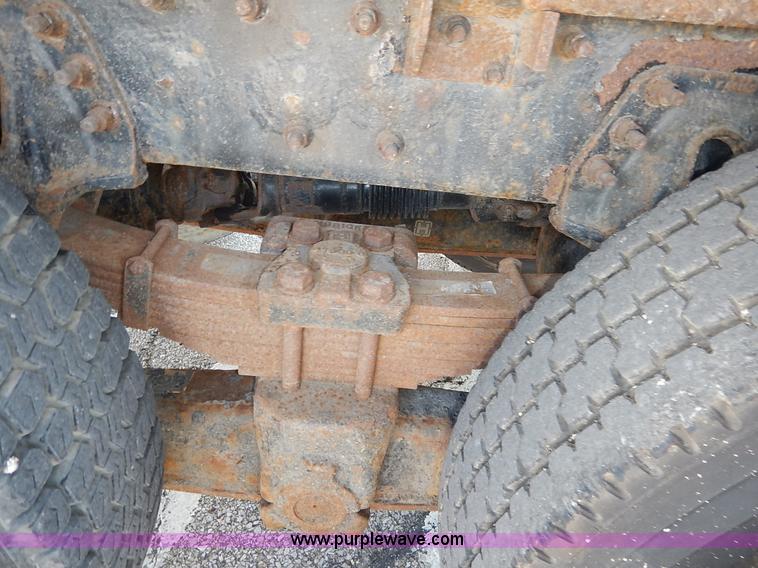 image for item L2308 2003 International 7500 dump truck