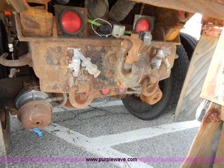 image for item L2308 2003 International 7500 dump truck