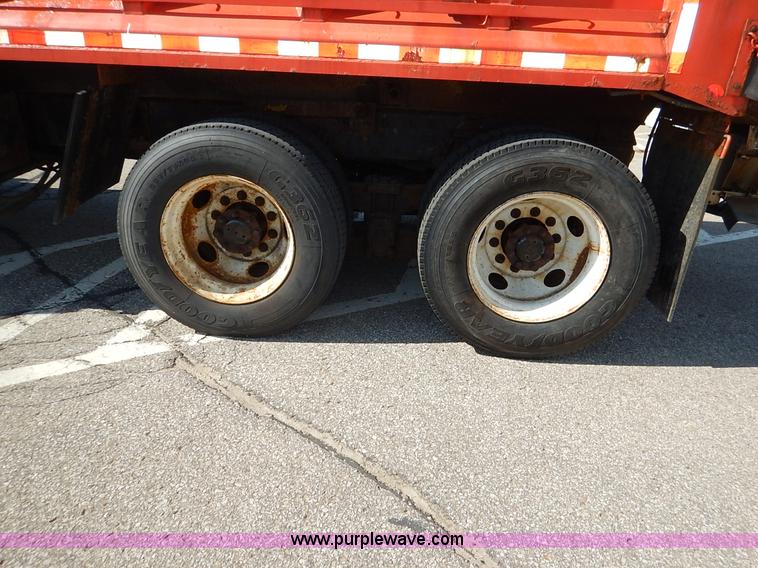 image for item L2308 2003 International 7500 dump truck