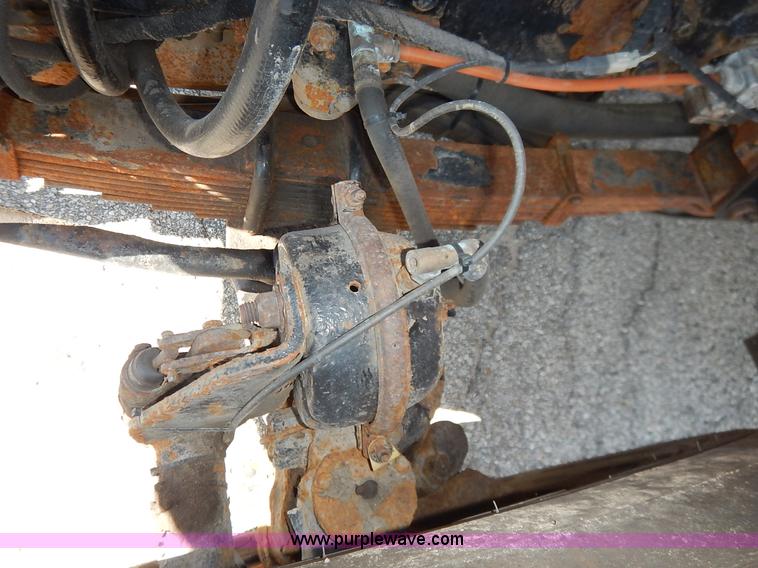 image for item L2308 2003 International 7500 dump truck