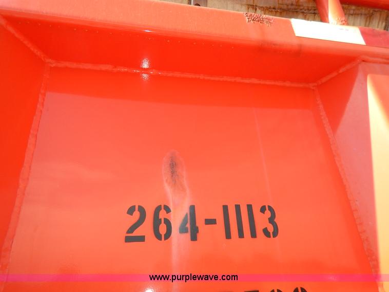 image for item L2308 2003 International 7500 dump truck