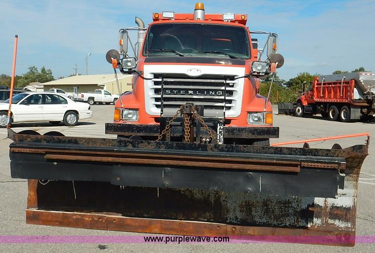 image for item L2309 2001 Sterling LT7500 dump truck