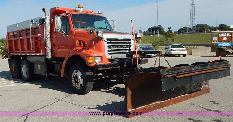 image for item L2309 2001 Sterling LT7500 dump truck