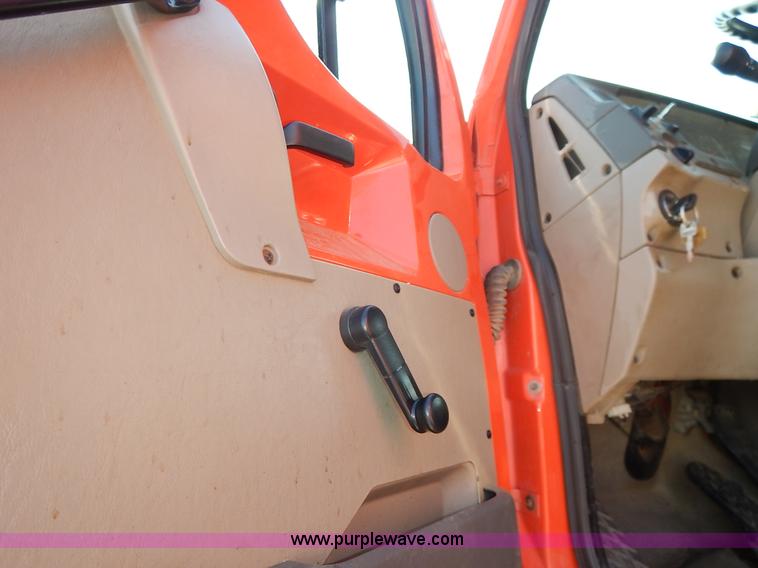 image for item L2309 2001 Sterling LT7500 dump truck