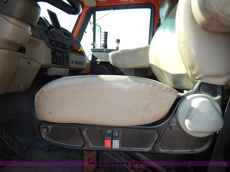 image for item L2309 2001 Sterling LT7500 dump truck