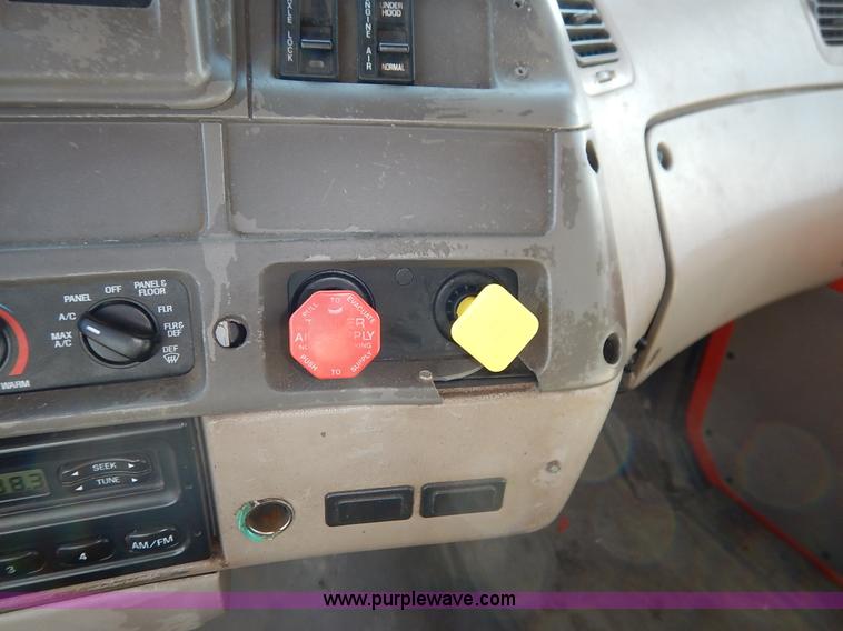 image for item L2309 2001 Sterling LT7500 dump truck