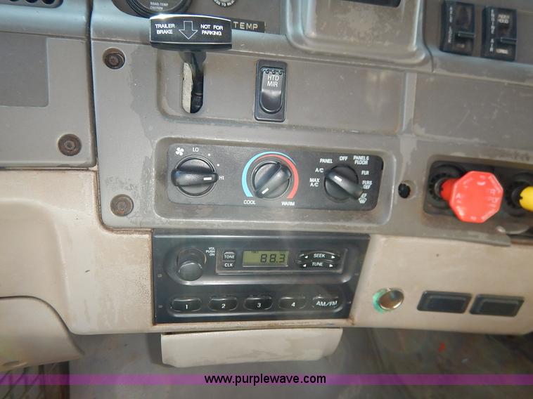 image for item L2309 2001 Sterling LT7500 dump truck