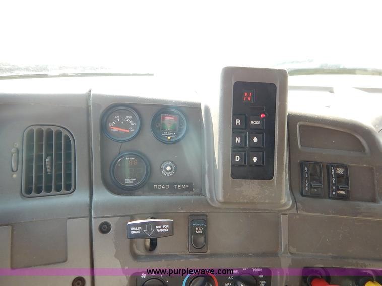 image for item L2309 2001 Sterling LT7500 dump truck