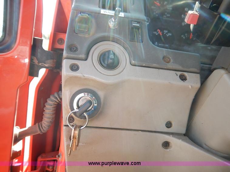 image for item L2309 2001 Sterling LT7500 dump truck