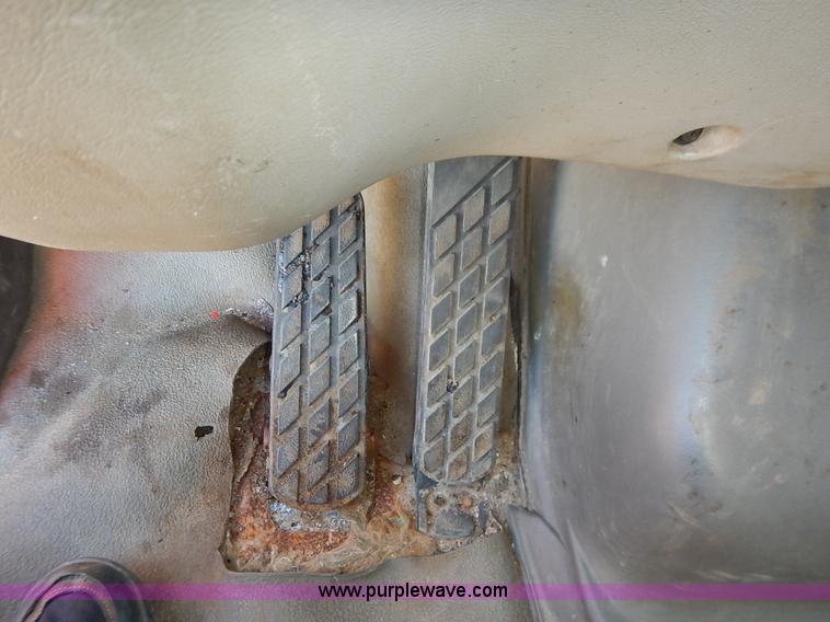 image for item L2309 2001 Sterling LT7500 dump truck