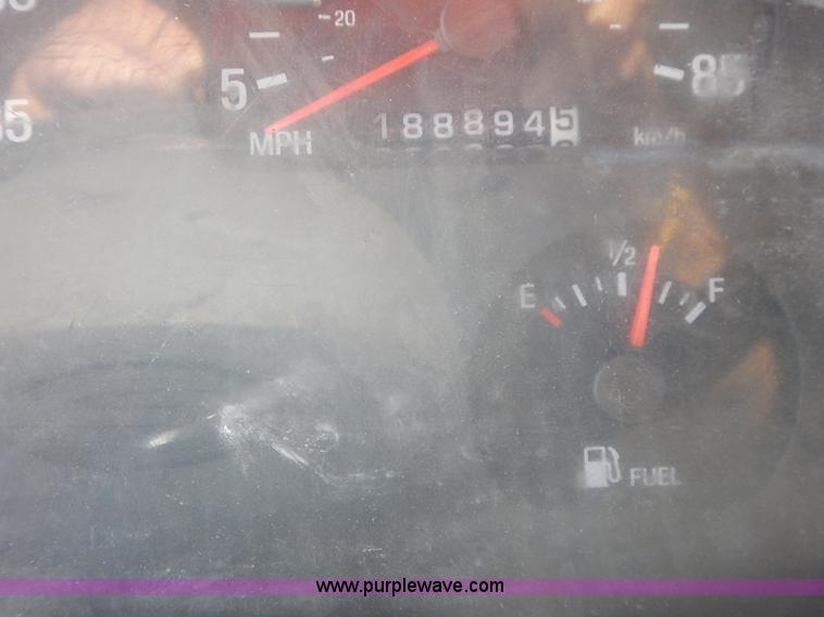 image for item L2309 2001 Sterling LT7500 dump truck