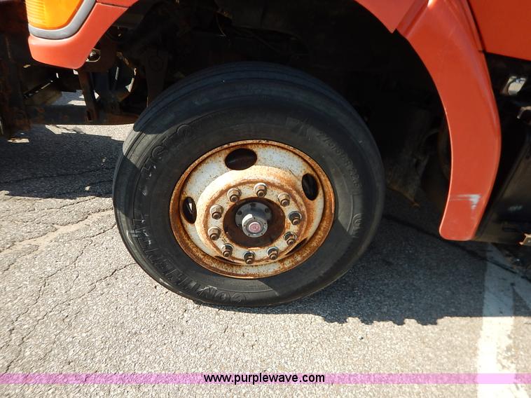 image for item L2309 2001 Sterling LT7500 dump truck