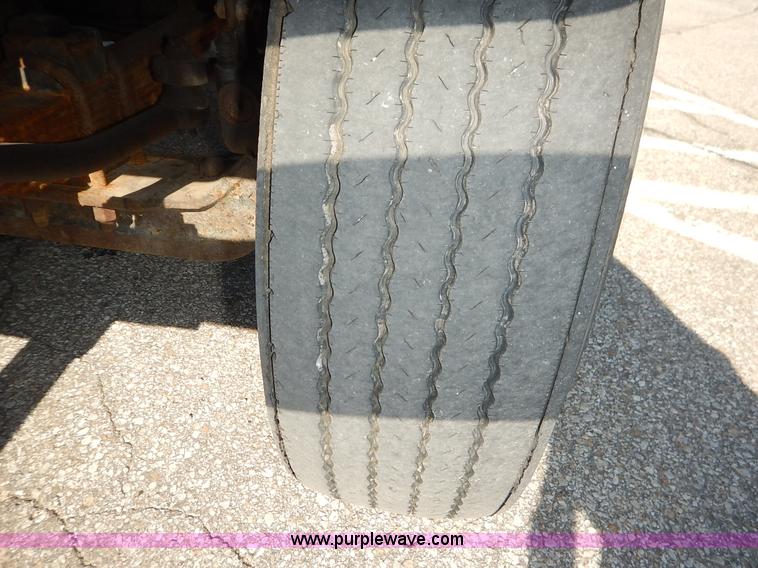 image for item L2309 2001 Sterling LT7500 dump truck