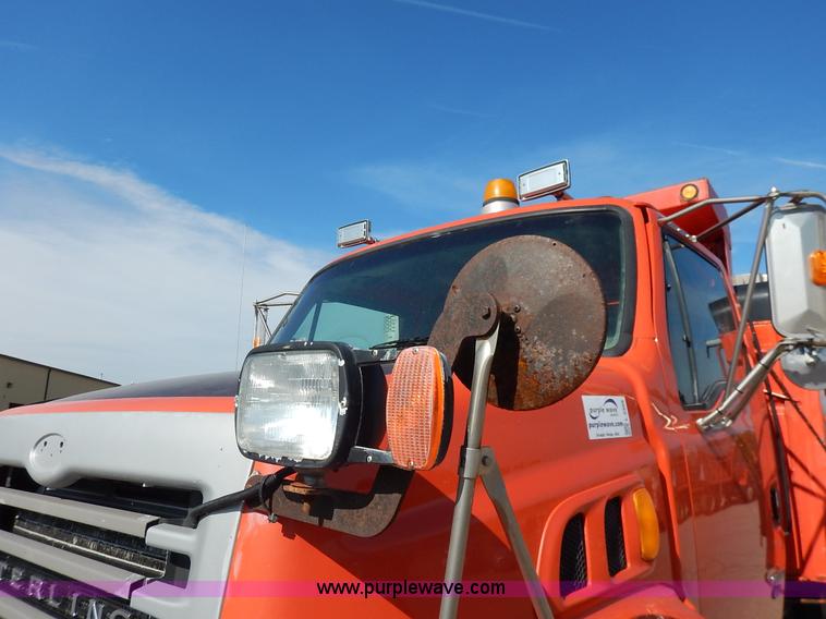 image for item L2309 2001 Sterling LT7500 dump truck
