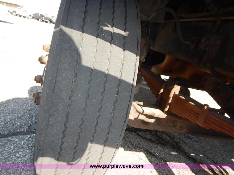 image for item L2309 2001 Sterling LT7500 dump truck