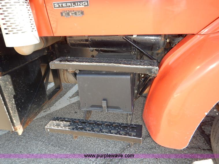 image for item L2309 2001 Sterling LT7500 dump truck