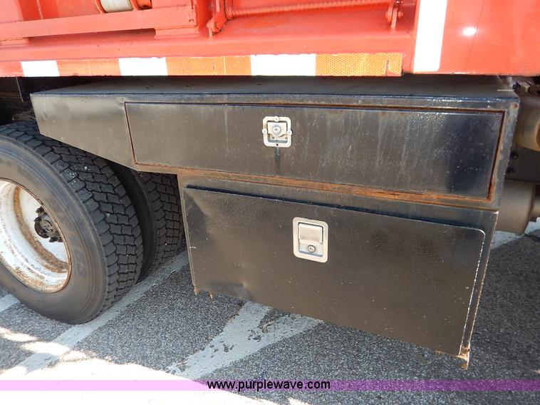 image for item L2309 2001 Sterling LT7500 dump truck