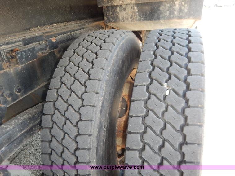 image for item L2309 2001 Sterling LT7500 dump truck