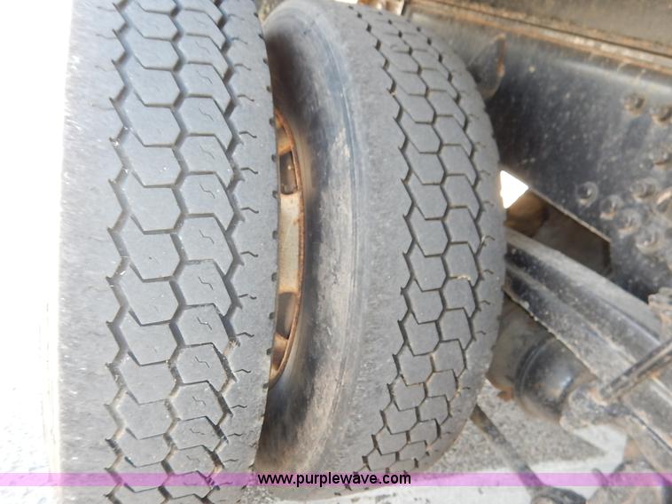 image for item L2309 2001 Sterling LT7500 dump truck