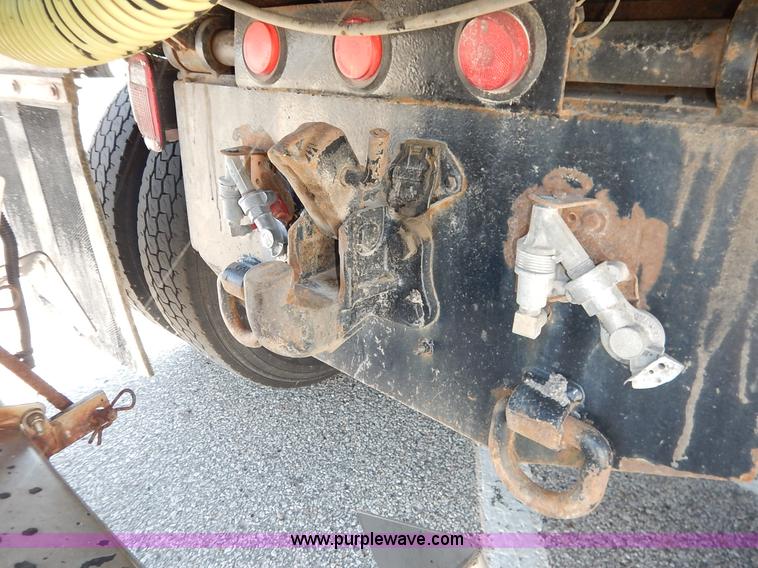 image for item L2309 2001 Sterling LT7500 dump truck