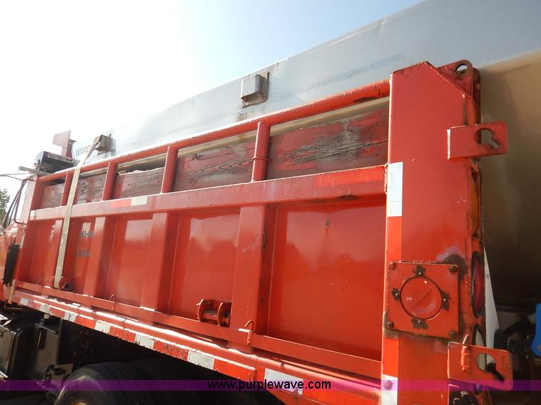 image for item L2309 2001 Sterling LT7500 dump truck