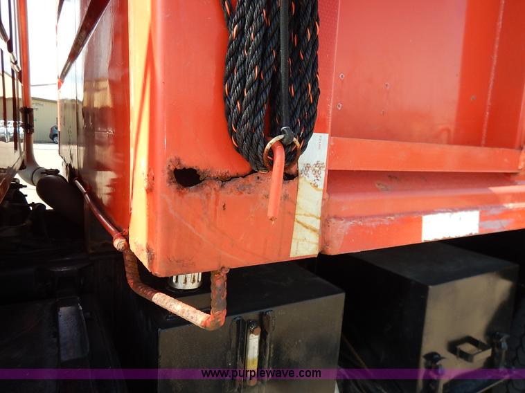 image for item L2309 2001 Sterling LT7500 dump truck