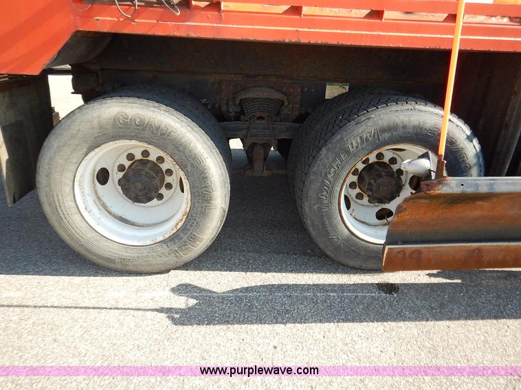 image for item L2310 2005 Sterling LT7500 dump truck