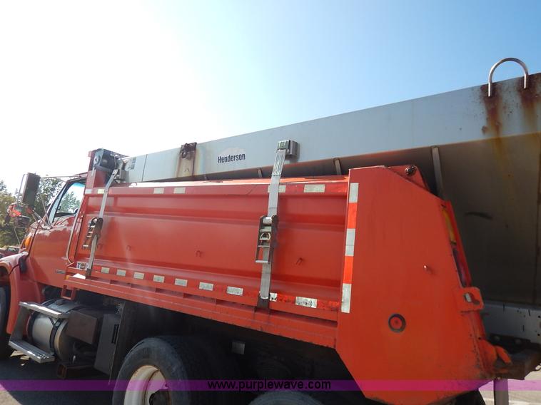 image for item L2310 2005 Sterling LT7500 dump truck