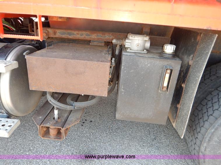 image for item L2310 2005 Sterling LT7500 dump truck