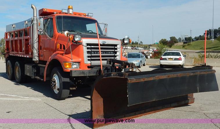 image for item L2311 2001 Sterling LT7500 dump truck